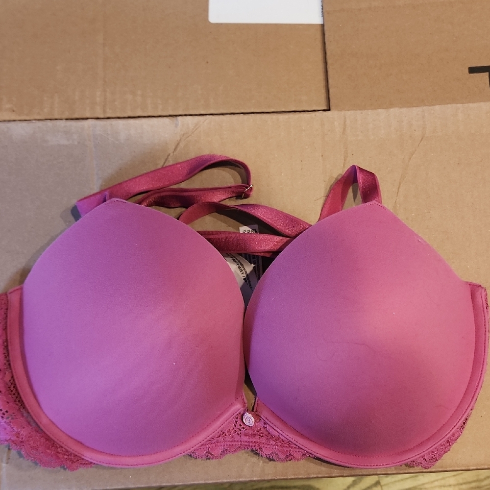 New Victoria Secret Pink Lace Trim Bra 36DD